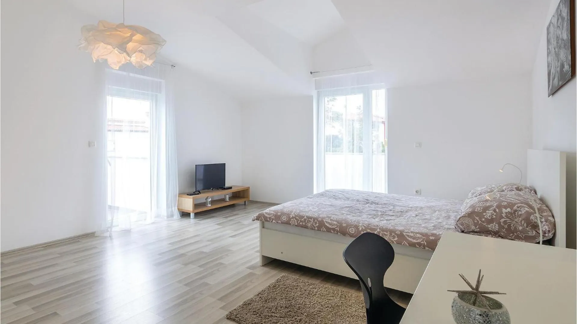 Nice Home In Pula With Outdoor Swimming Pool 0*,